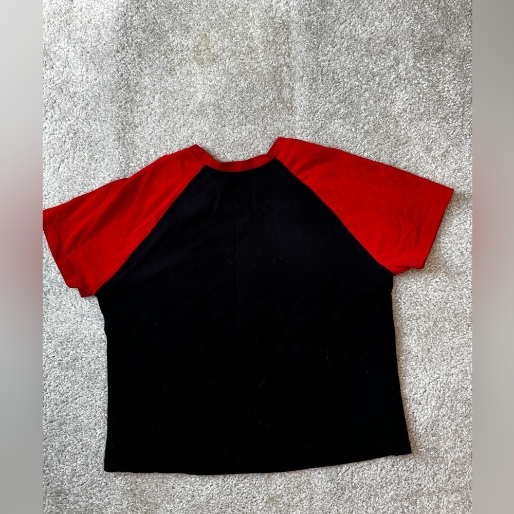 Blink-182 Crop Top Raglan T-Shirt in Black and Red - Picture 3 of 3